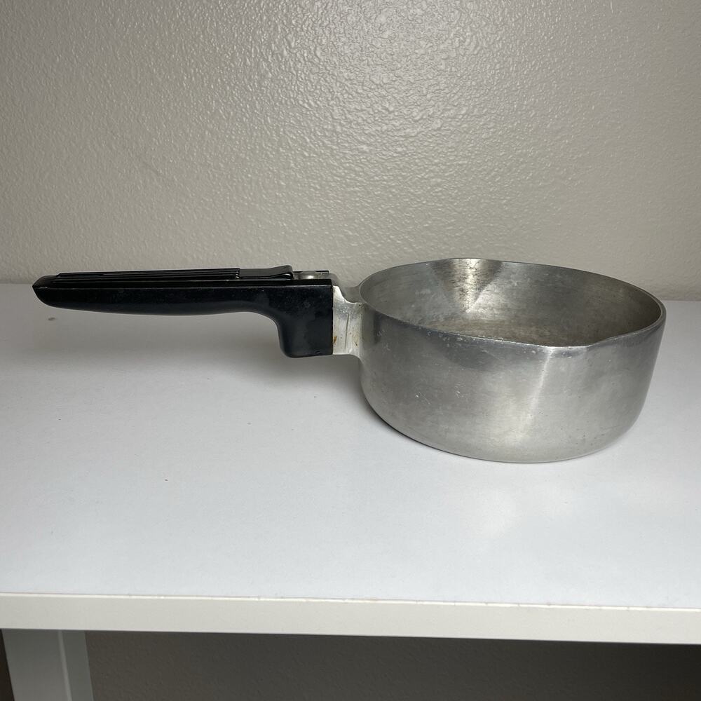 VTG Magnalite GHC 1 Quart 1 Liter Saucepan Pot Double Spout NO LID - USA